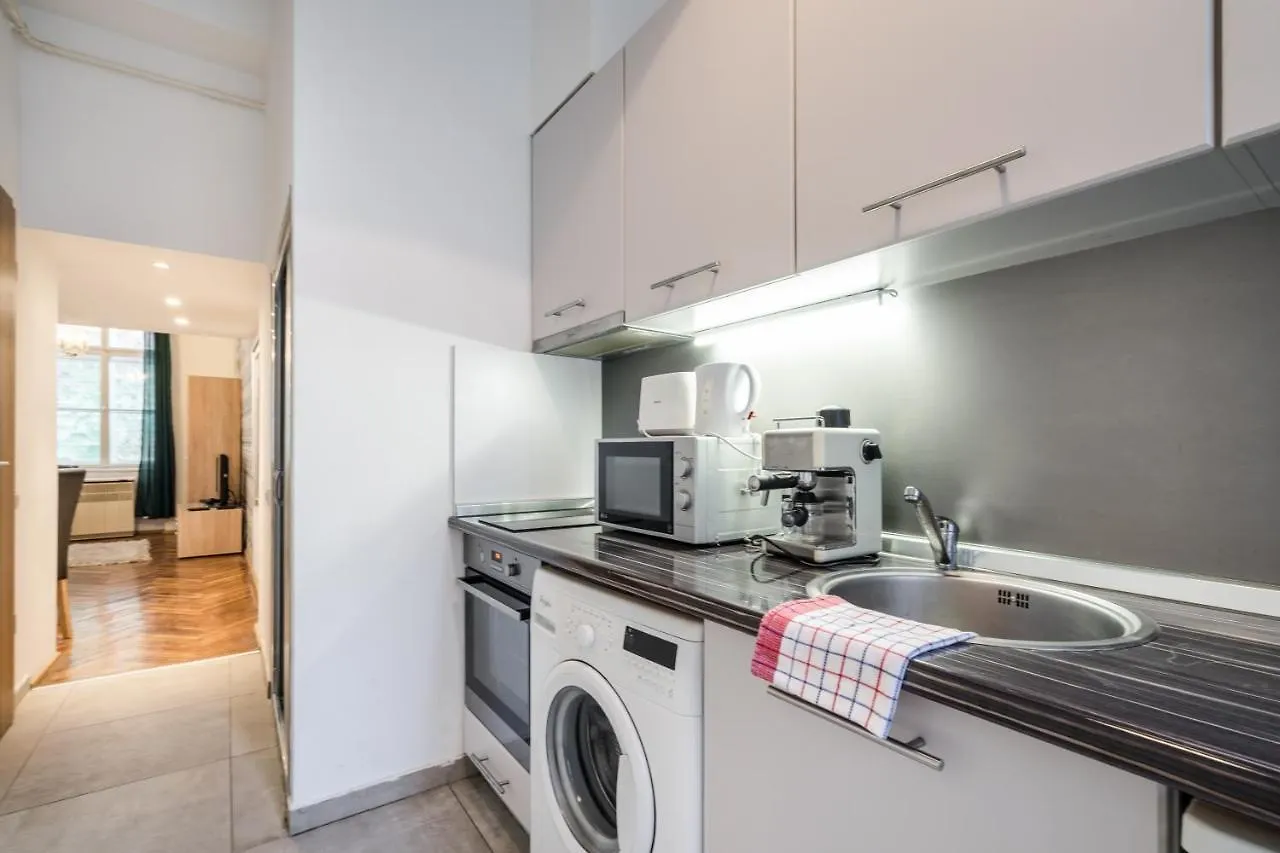 Bpr Robinia Downtown Apartment Budapešť