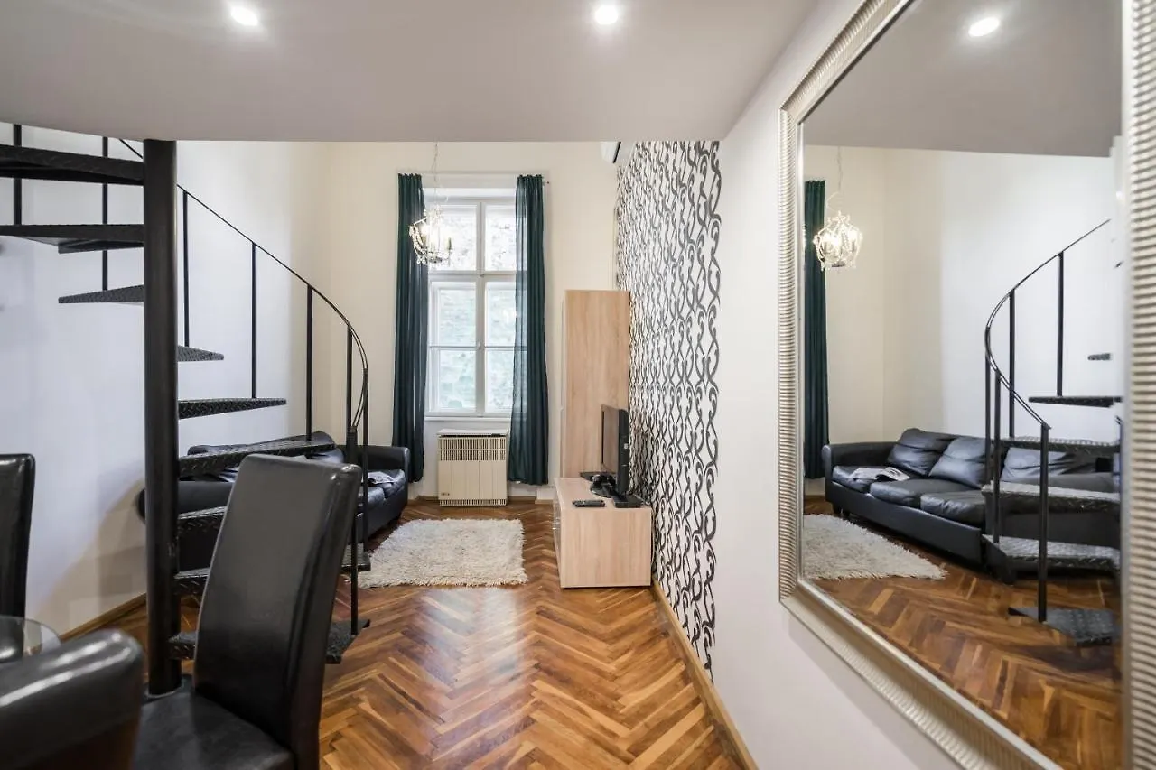 Bpr Robinia Downtown Apartment Budapest