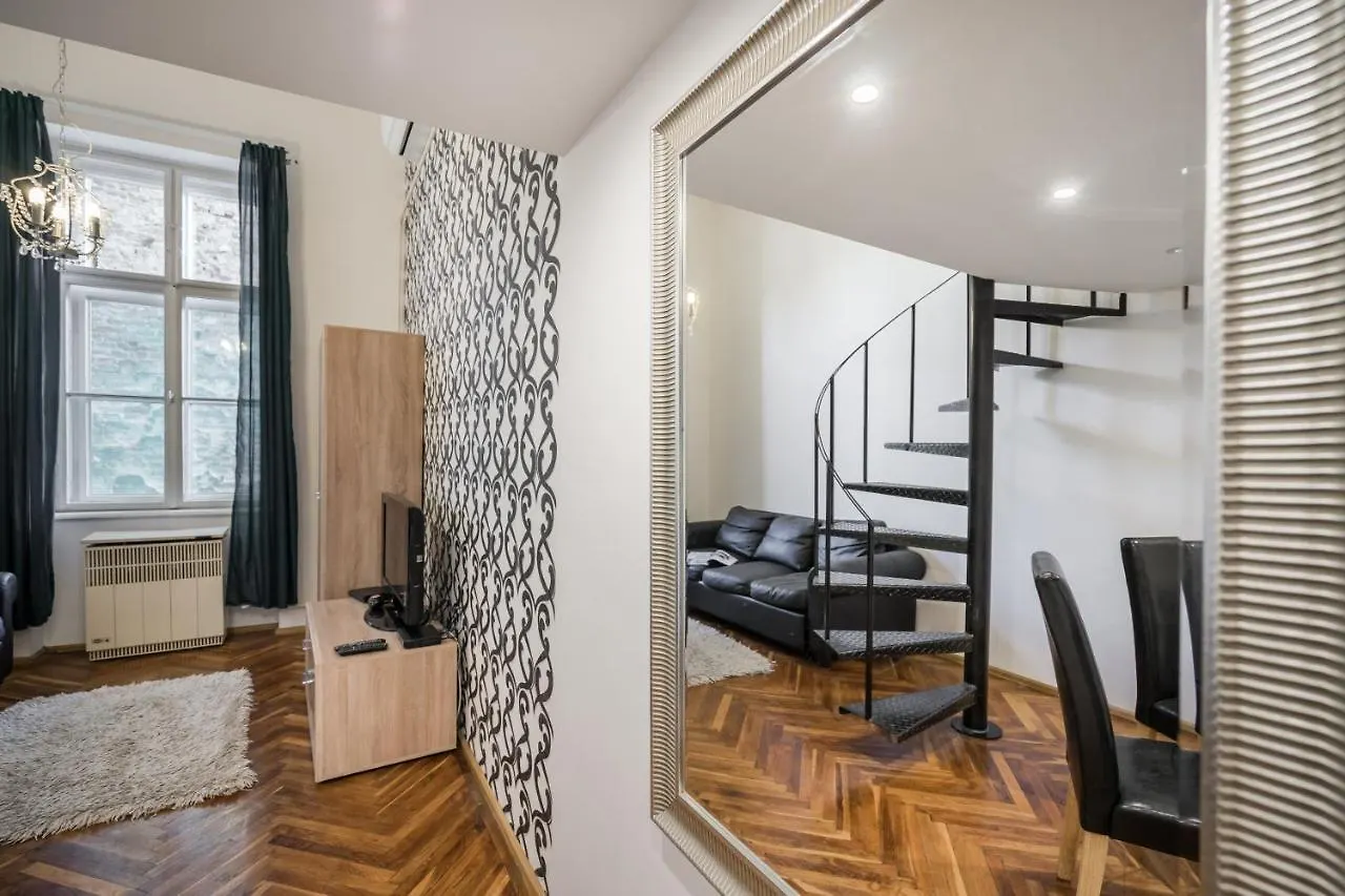 Bpr Robinia Downtown Apartment Budapest