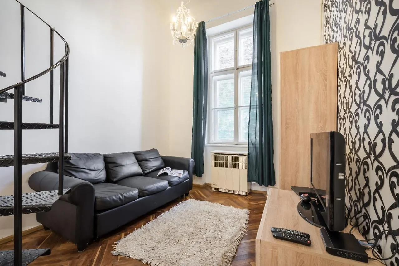 Bpr Robinia Downtown Apartment Budapest Hungary