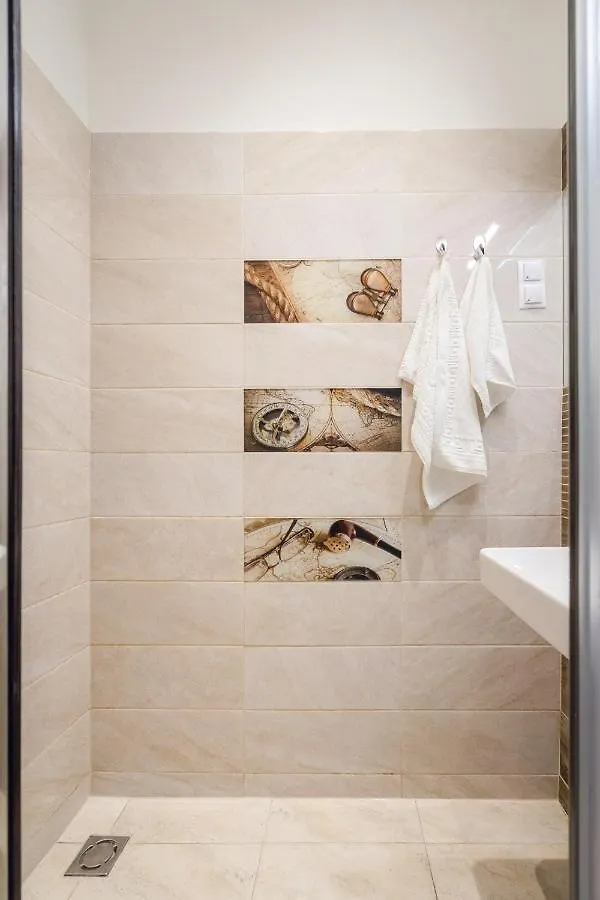 Bpr Robinia Downtown Apartment Budapest