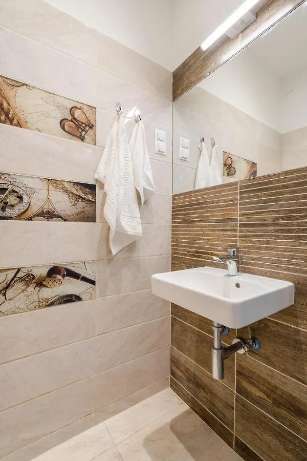 Bpr Robinia Downtown Apartment Budapest Hungary